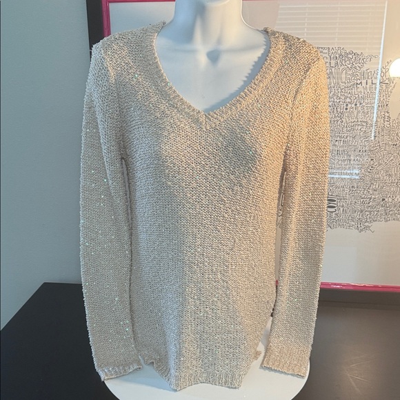 Apt. 9 Cream V-Neck Sweater EUC - Picture 1 of 7